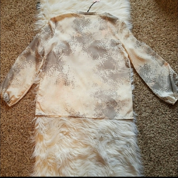 Juicy couture cold shoulder notch neck top - Picture 6 of 8